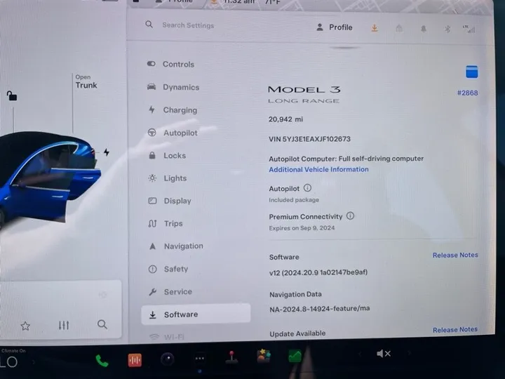 BLUE, 2018 TESLA MODEL 3 Image 22