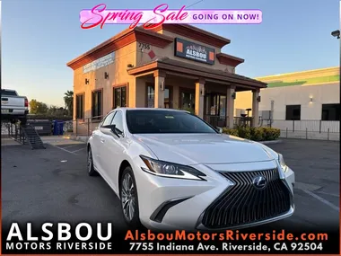 WHITE, 2020 LEXUS ES 300H Image 