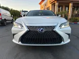 WHITE, 2020 LEXUS ES 300H Thumnail Image 3