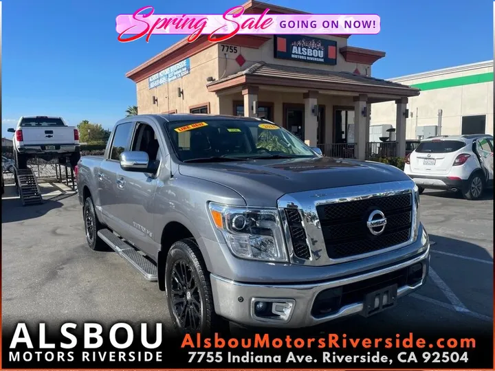 GRAY, 2018 NISSAN TITAN Image 1