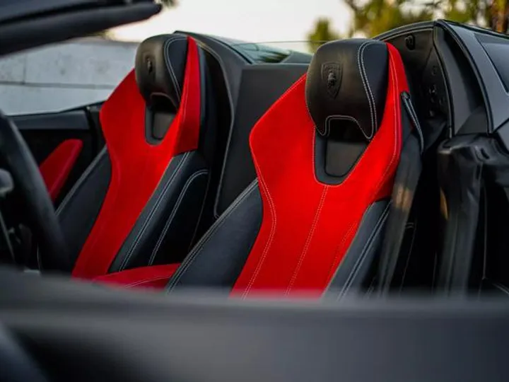 BLACK, 2016 LAMBORGHINI HURACAN Image 12