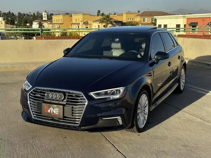 BLUE, 2018 AUDI A3 SPORTBACK E-TRON Image 19