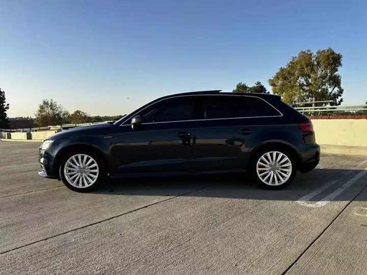 BLUE, 2018 AUDI A3 SPORTBACK E-TRON Image 7