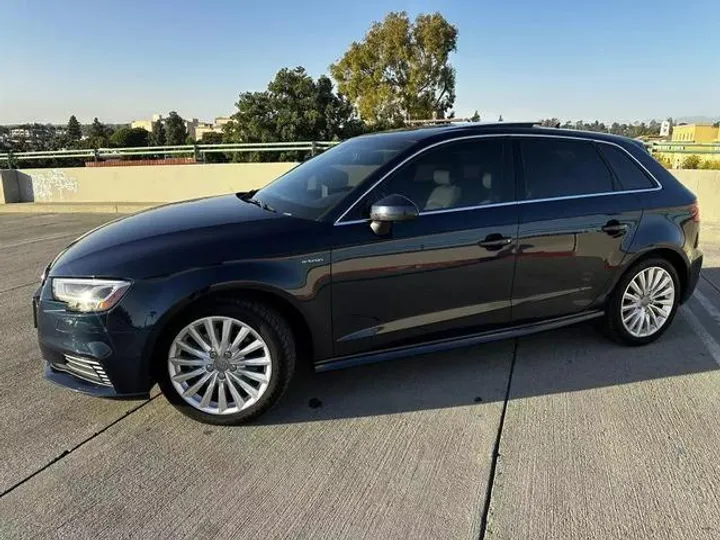 BLUE, 2018 AUDI A3 SPORTBACK E-TRON Image 6