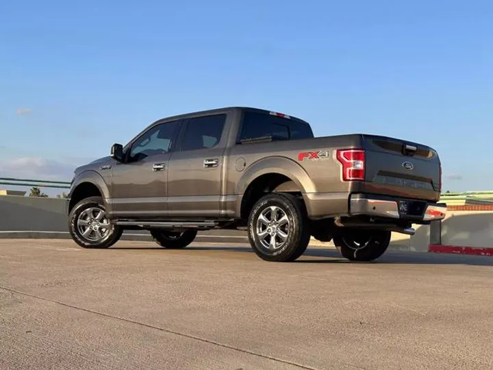 GRAY, 2018 FORD F150 SUPERCREW CAB Image 14