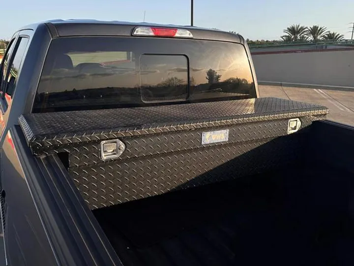 GRAY, 2018 FORD F150 SUPERCREW CAB Image 11