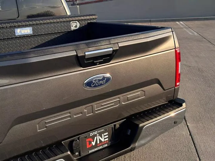 GRAY, 2018 FORD F150 SUPERCREW CAB Image 12