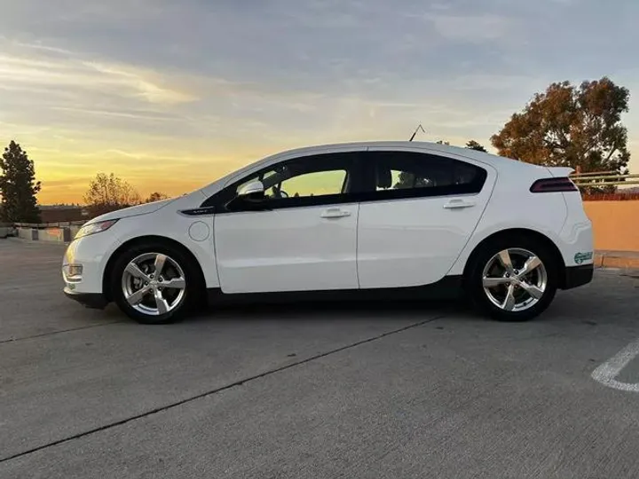 WHITE, 2013 CHEVROLET VOLT Image 7