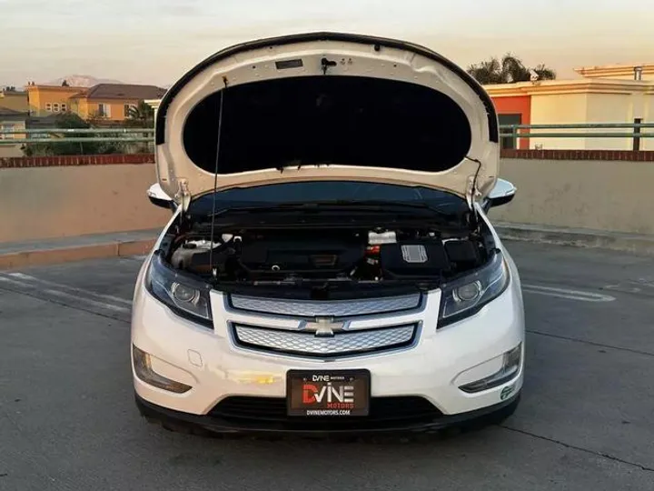 WHITE, 2013 CHEVROLET VOLT Image 25