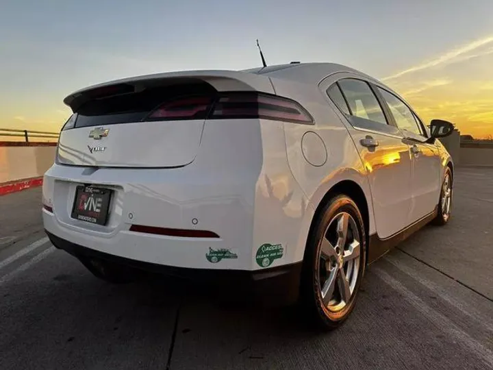 WHITE, 2013 CHEVROLET VOLT Image 13