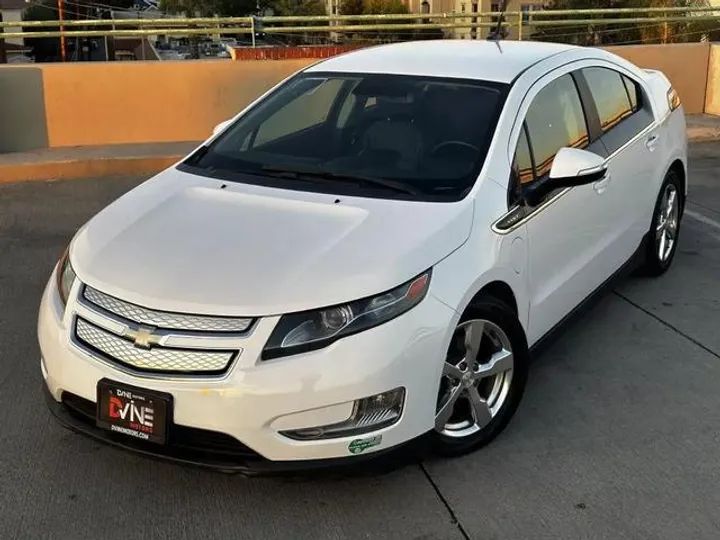 WHITE, 2013 CHEVROLET VOLT Image 4