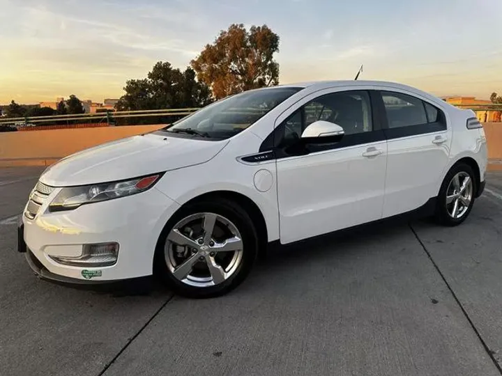 WHITE, 2013 CHEVROLET VOLT Image 6