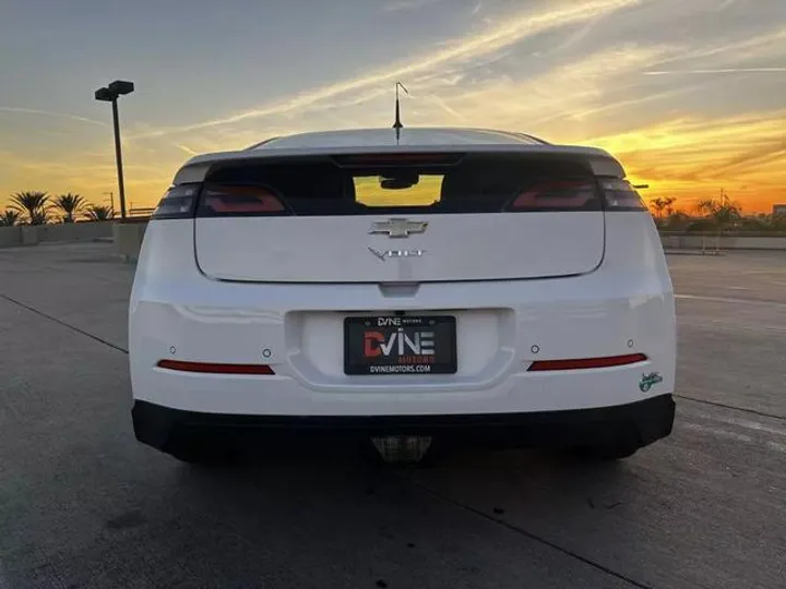 WHITE, 2013 CHEVROLET VOLT Image 11