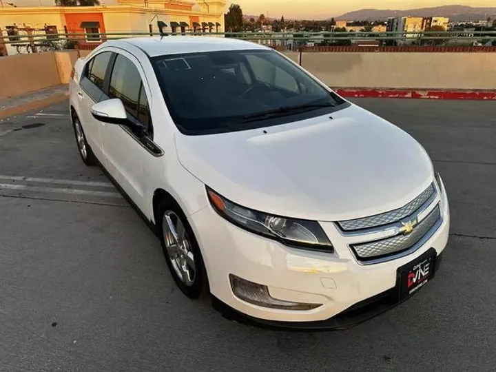 WHITE, 2013 CHEVROLET VOLT Image 18