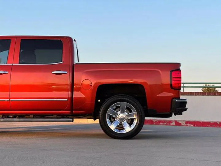 ORANGE, 2015 CHEVROLET SILVERADO 1500 CREW CAB Image 19