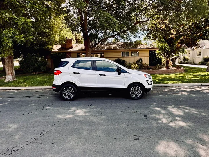 WHITE, 2019 FORD ECOSPORT Image 9