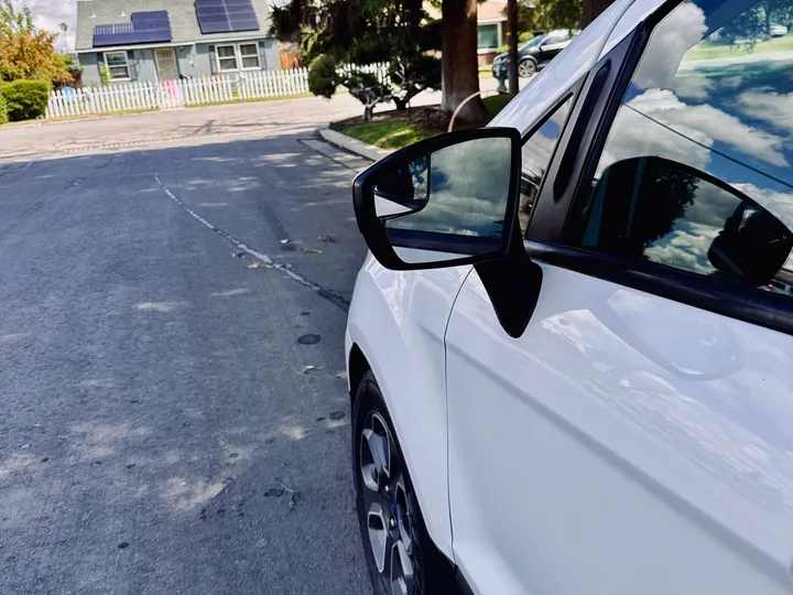 WHITE, 2019 FORD ECOSPORT Image 11