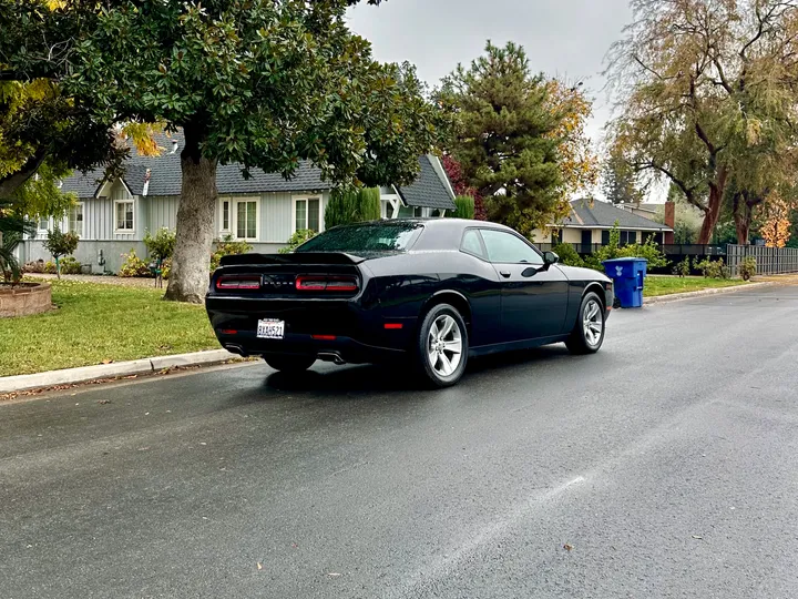 BLACK, 2021 DODGE CHALLENGER Image 4