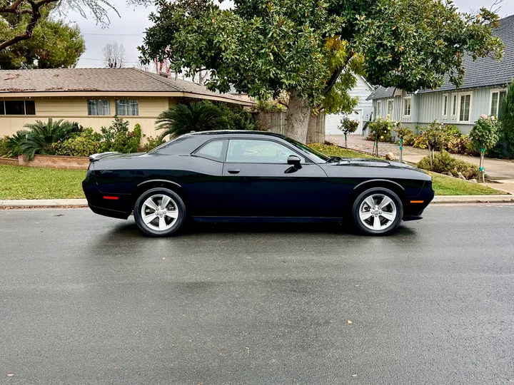 BLACK, 2021 DODGE CHALLENGER Image 9