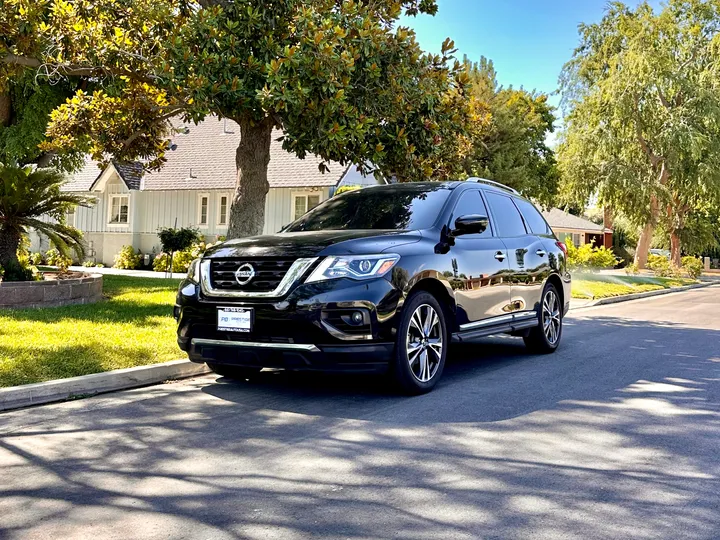 BLACK, 2020 NISSAN PATHFINDER Image 2