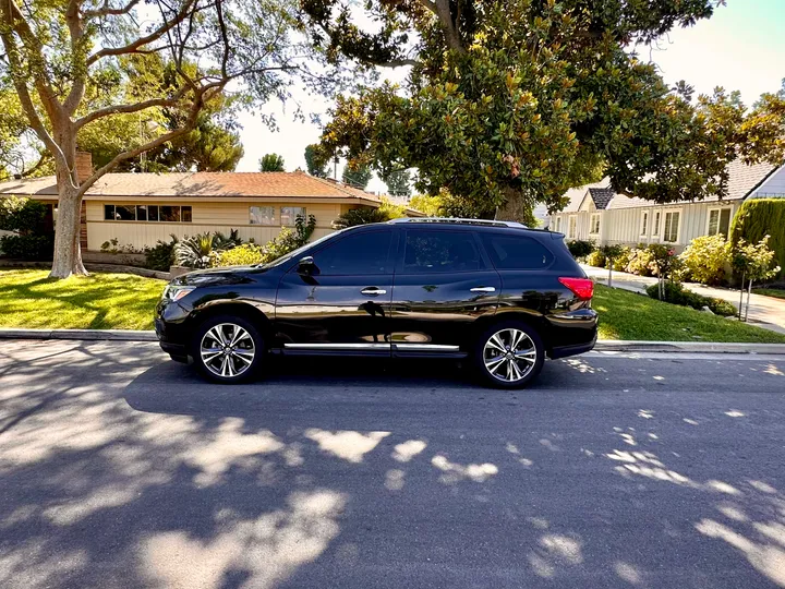 BLACK, 2020 NISSAN PATHFINDER Image 10