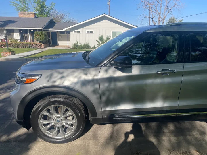 BLACK, 2021 FORD EXPLORER Image 9