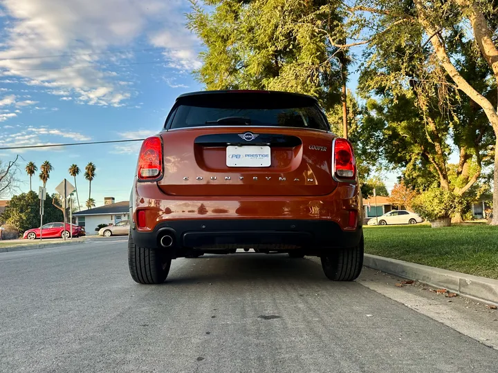 ORANGE, 2020 MINI COUNTRYMAN Image 7