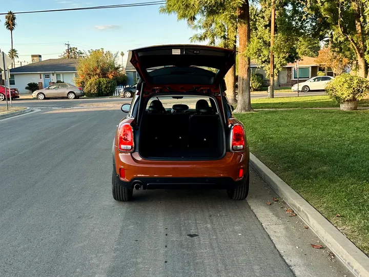 ORANGE, 2020 MINI COUNTRYMAN Image 29