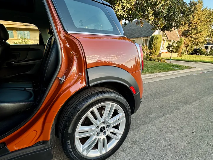 ORANGE, 2020 MINI COUNTRYMAN Image 40