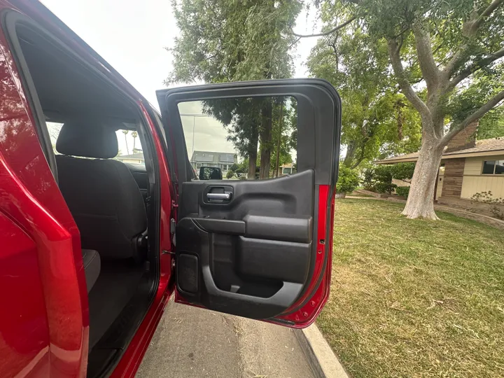 BLACK, 2021 CHEVROLET SILVERADO 1500 CREW CAB Image 29