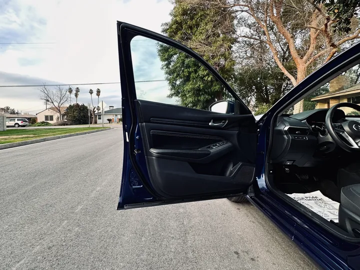 BLUE, 2020 NISSAN ALTIMA Image 29