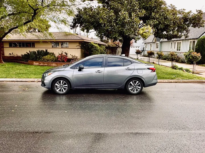 GRAY, 2021 NISSAN VERSA Image 12