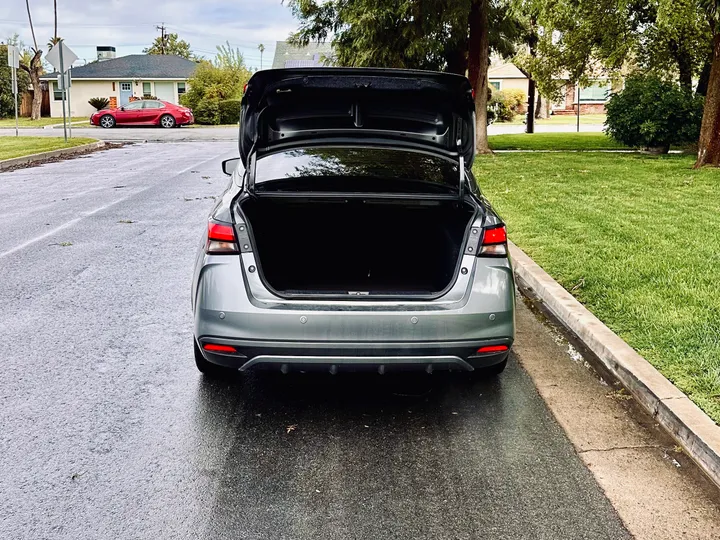 GRAY, 2021 NISSAN VERSA Image 15