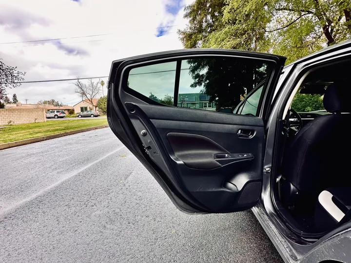 GRAY, 2021 NISSAN VERSA Image 35