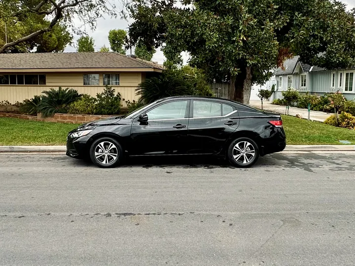 BLACK, 2020 NISSAN SENTRA Image 10