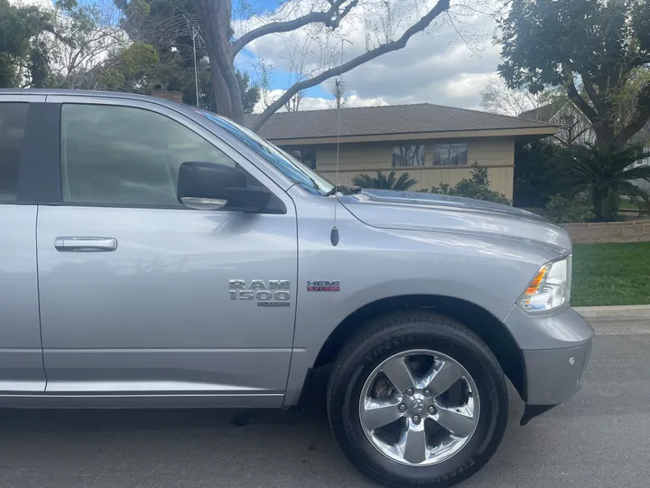 N / A, 2019 RAM 1500 CLASSIC CREW CAB Image 7