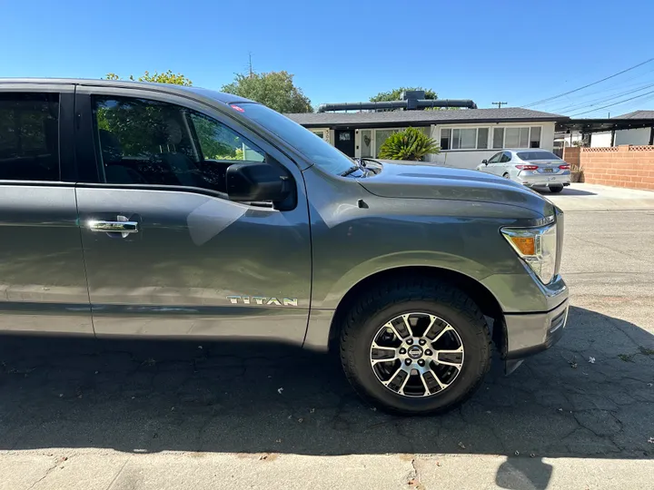 N / A, 2021 NISSAN TITAN CREW CAB Image 5