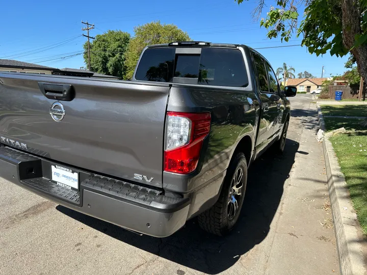 N / A, 2021 NISSAN TITAN CREW CAB Image 8