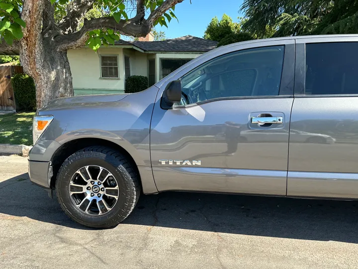 N / A, 2021 NISSAN TITAN CREW CAB Image 12