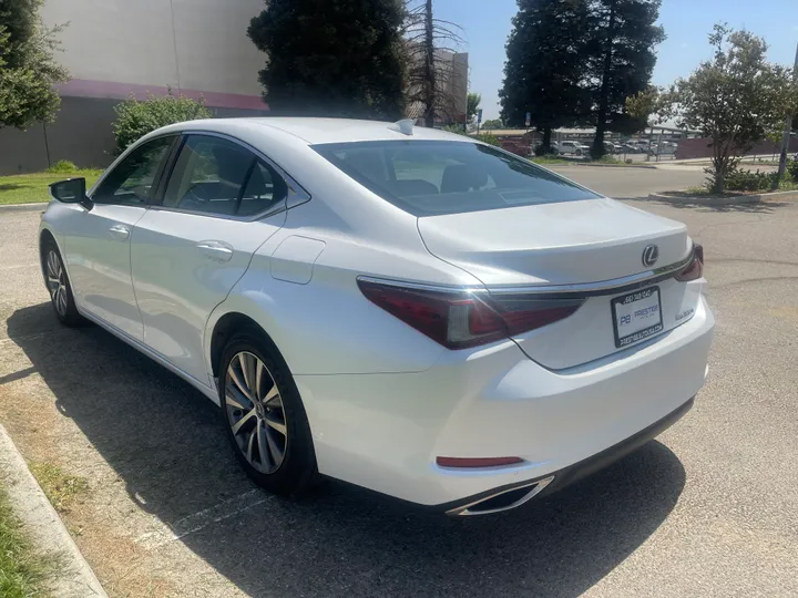 N / A, 2020 LEXUS ES Image 5