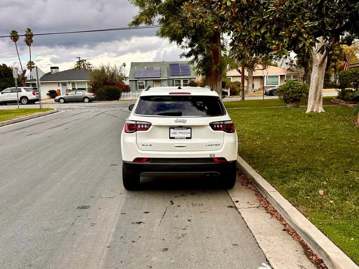 WHITE, 2020 JEEP COMPASS Image 6