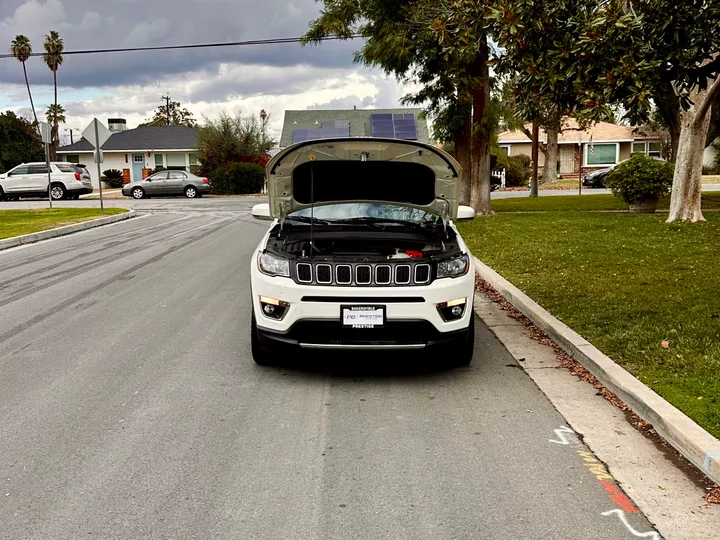 WHITE, 2020 JEEP COMPASS Image 9