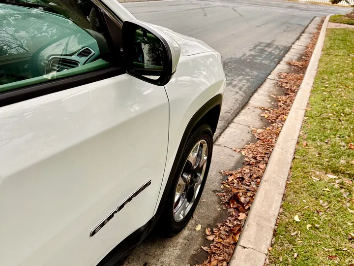 WHITE, 2020 JEEP COMPASS Image 14