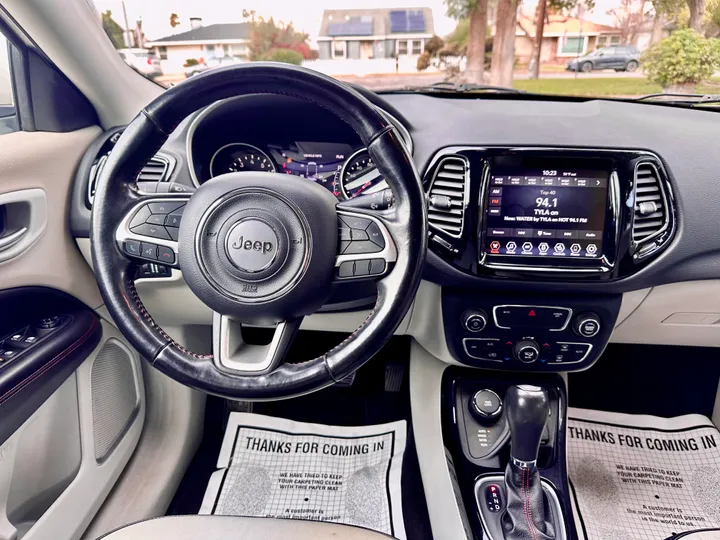 WHITE, 2020 JEEP COMPASS Image 20