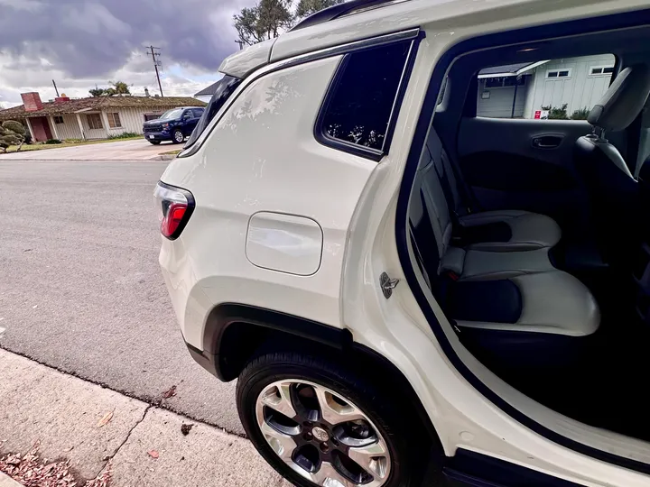 WHITE, 2020 JEEP COMPASS Image 33