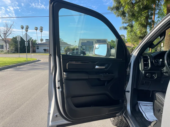 BLACK, 2020 RAM 1500 QUAD CAB Image 21