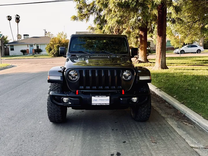 GRAY, 2021 JEEP WRANGLER Image 5