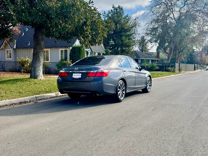 GRAY, 2015 HONDA ACCORD Image 4