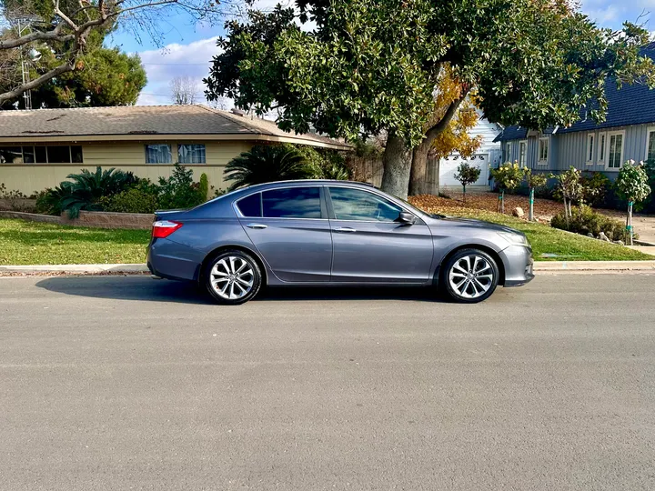 GRAY, 2015 HONDA ACCORD Image 7