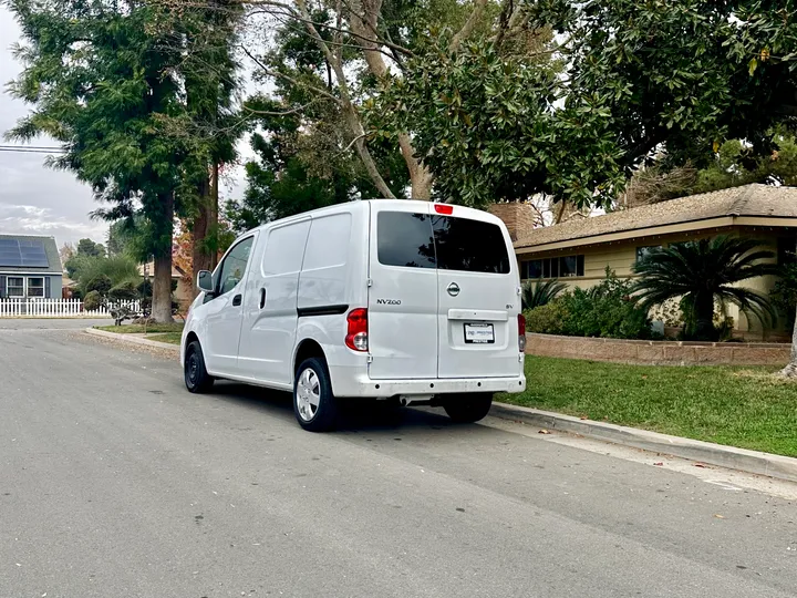 WHITE, 2019 NISSAN NV200 Image 3